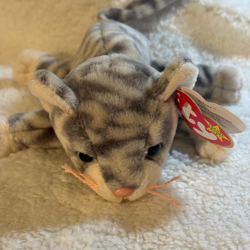 Ty Beanie Babies “Silver” Cat.‎ Retired and collectible. Retired